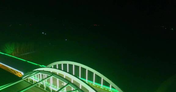 航拍夜晚的大桥