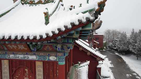 雪后古建筑