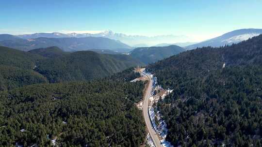 云南香格里拉雪山公路