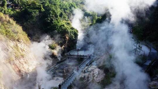 热气腾腾的腾冲热海景区航拍视频素材模板下载