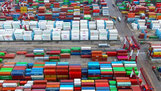 航拍港口码头轮船-货轮集装箱国际贸易