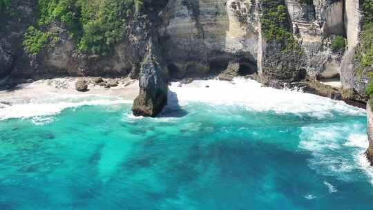 佩妮达岛航拍大海东南亚巴厘岛海水沙滩旅游
