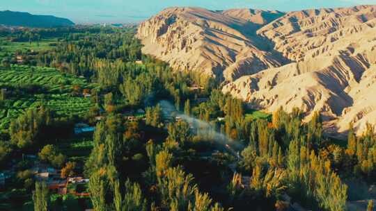 新疆吐鲁番葡萄沟绿洲荒漠自然景观
