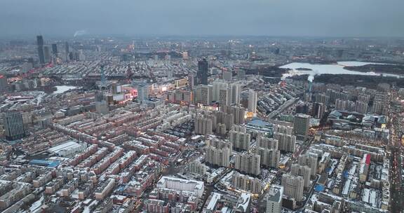 冬季城市住宅区和高楼鸟瞰全景