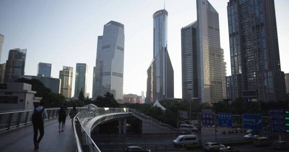 上海城市建筑大厦天桥