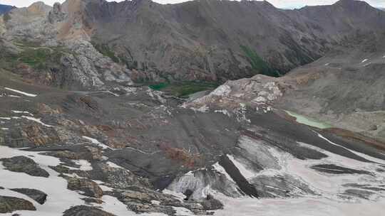 航拍川西沙鲁里山脉加拉本森峰山区风光视频素材模板下载