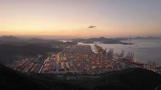 宁波舟山港北仑集装箱码头港口日出航拍视频素材模板下载