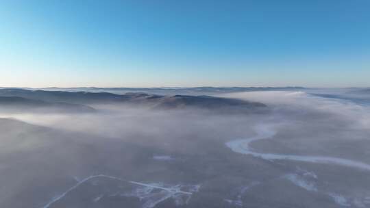 航拍冻雾迷漫的大兴安岭林海雪原