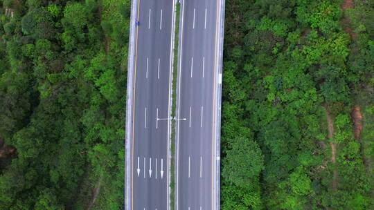 城市道路交通深圳坂澜大道车流