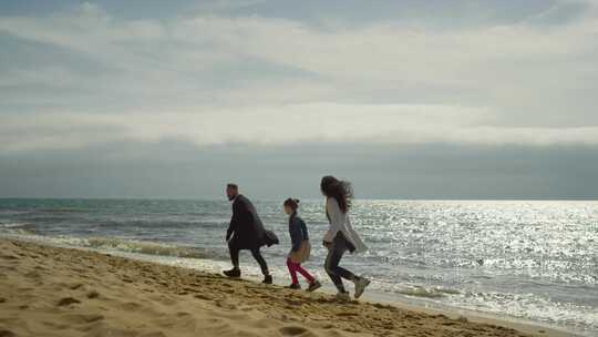 海滩，父母，女孩，海洋