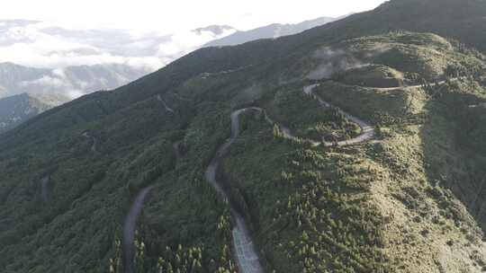 信宜大田顶日出航拍，高山云海，高山公路