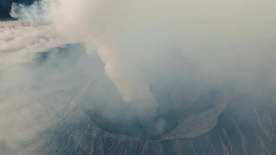 航拍Bromo火山云海视频素材模板下载