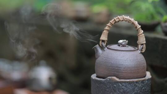传统茶壶煮水