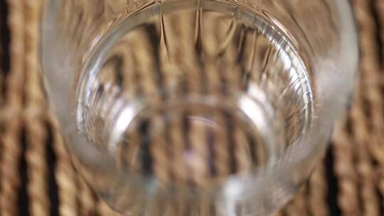 玻璃杯透明杯子酒杯口杯视频素材模板下载