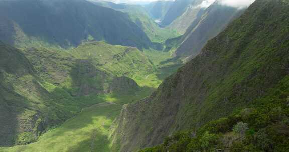 留尼汪岛，山谷，山脉，森林