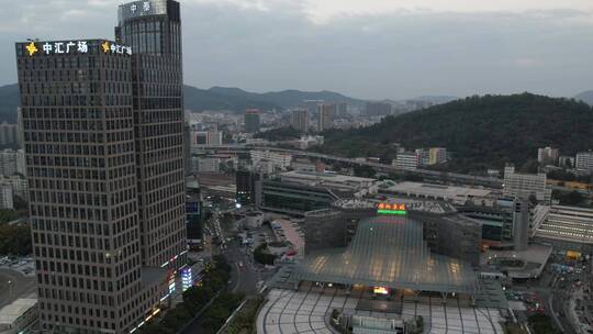 广州天河城市建筑保利中汇广场阳光视频素材模板下载