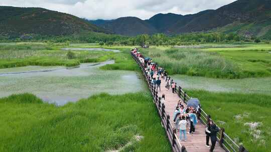 云南高原湖泊泸沽湖走婚桥景区