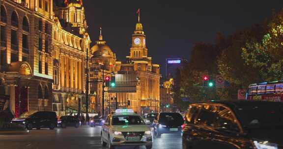 上海外滩街道海关大楼车流交通夜晚夜景