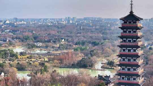 航拍瘦西湖秋季空镜大明寺园林游客城市建筑