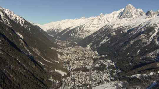 勃朗峰，山谷，白雪覆盖，城镇