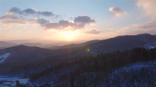 航拍哈尔滨亚布力滑雪场日出雪景