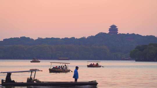 杭州西湖城隍阁日落黄昏风景