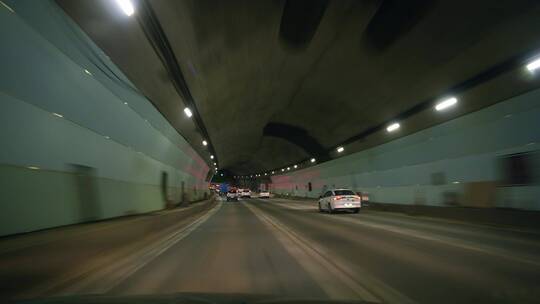 城市隧道，夜晚开车穿过隧道4k视频素材