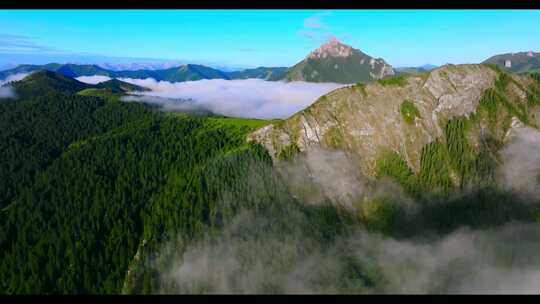 航拍高山云雾云海 山脉