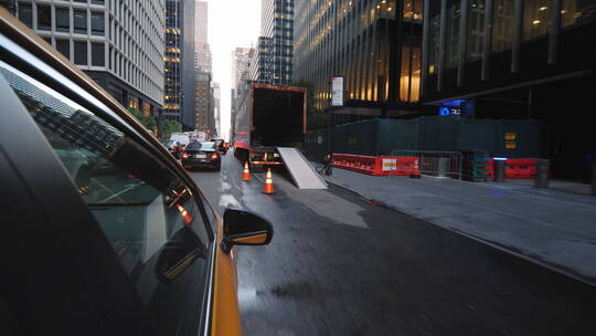 出租车在街道行驶视频素材模板下载