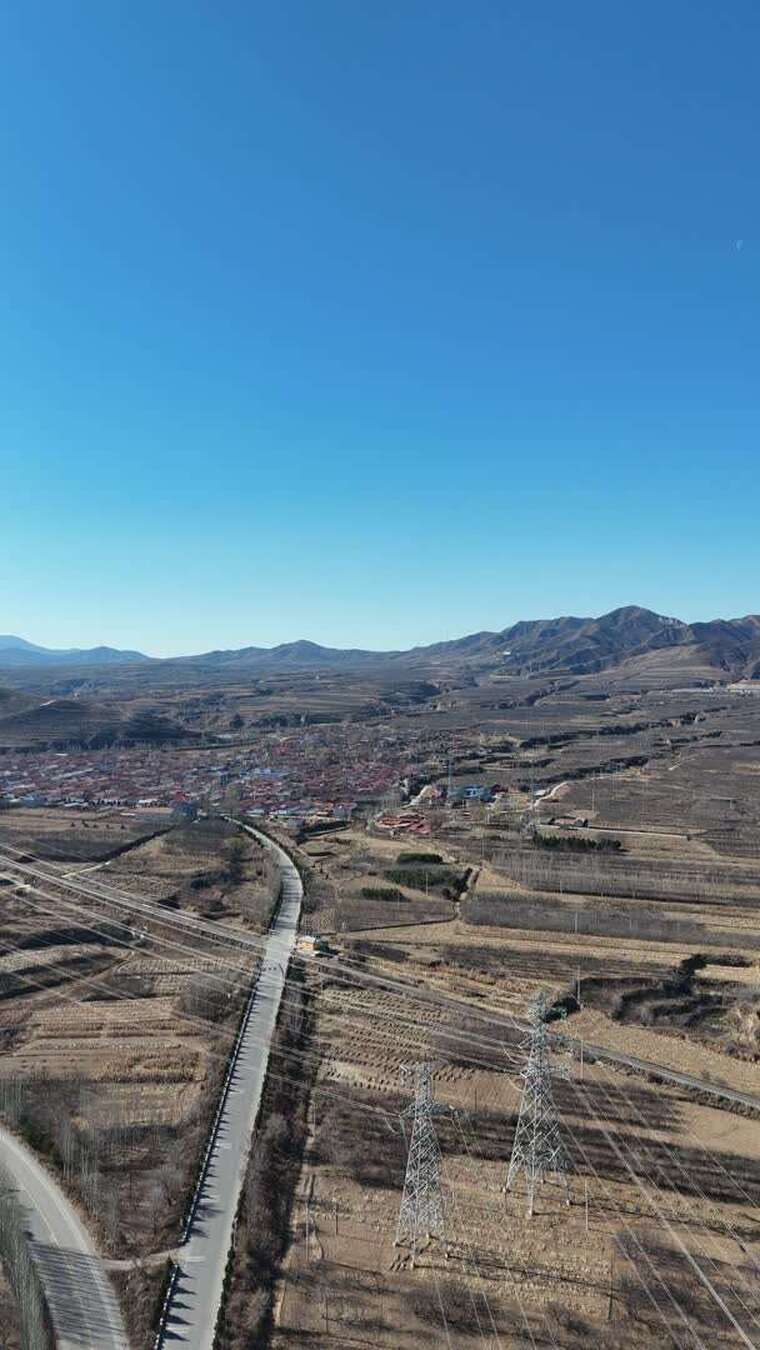 乡村田野公路航拍全景