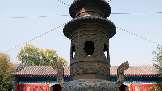 4K升格实拍北京红螺寺门前巨大的铜质香炉