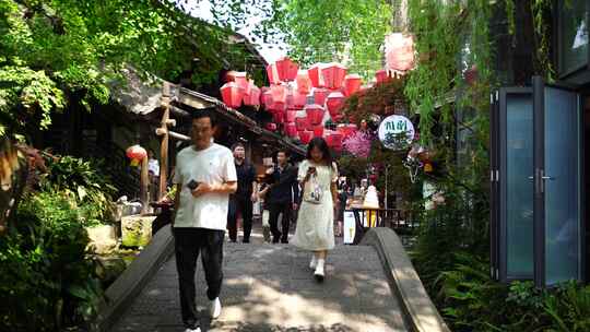 成都锦里古街走路第一视角路上行人街景人流