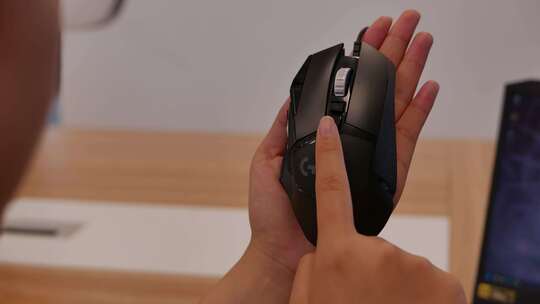 罗技G502Hero游戏鼠标 黑色炫酷机甲风鼠标