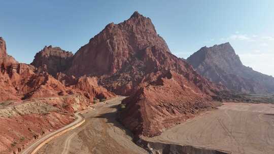 天山神秘大峡谷丹霞地貌航拍