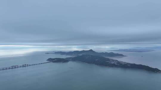 海岛及跨海大桥俯瞰全景