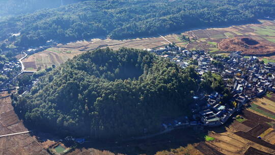 火山下的人家