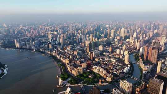 上海航拍东方明珠大气上海
