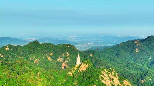 航拍绿色千山和大佛寺塔