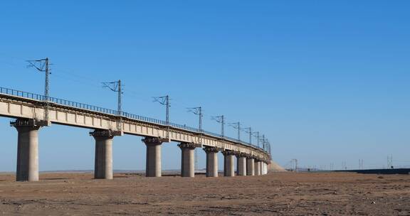 P1018105-2中国高铁在沙漠