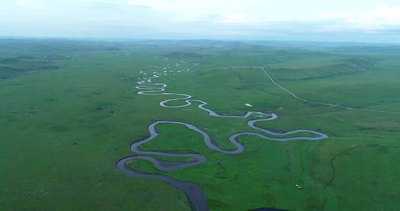 航拍飘带一般的草原蜿蜒的河流