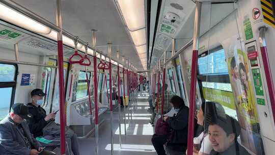 香港东涌线地铁车厢内部场景视频素材模板下载