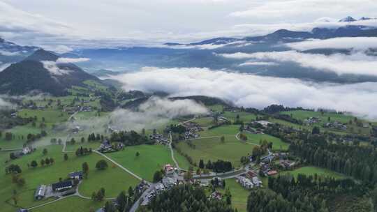 奥地利施拉德明山谷的云雾-空中4k