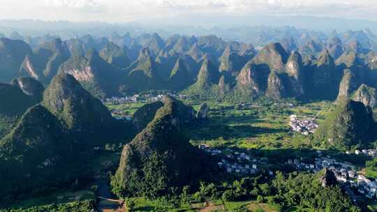 航拍广西桂林喀斯特地貌山川河流