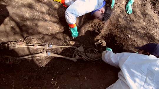 联邦调查局特工发现了人类遗骸
