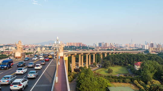 南京长江大桥车流延时