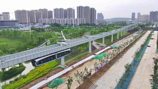 城市空中轨道列车及周边景观全景