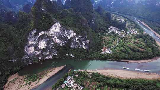 桂林山水烟雨漓江兴坪古镇航拍风光4K