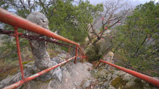 艰难盘山路陡峭路