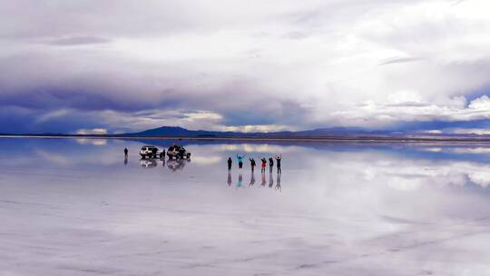 玻利维亚乌尤尼盐滩湖视频素材模板下载