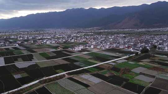 大理苍山洱海霞光土地